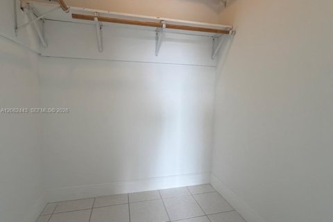 Copropriété à louer à Tamarac, Floride: 2 chambres, 95.22 m2 № 2348579 - photo 9