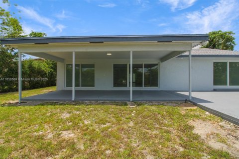 House in Tamarac, Florida 4 bedrooms, 249.91 sq.m. № 1820266 - photo 28