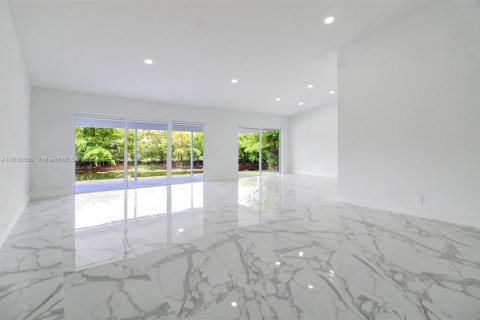 House in Tamarac, Florida 4 bedrooms, 249.91 sq.m. № 1820266 - photo 15