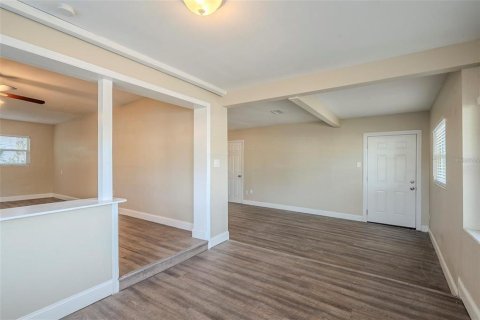 Casa en venta en Orlando, Florida, 4 dormitorios, 139.35 m2 № 1831427 - foto 3