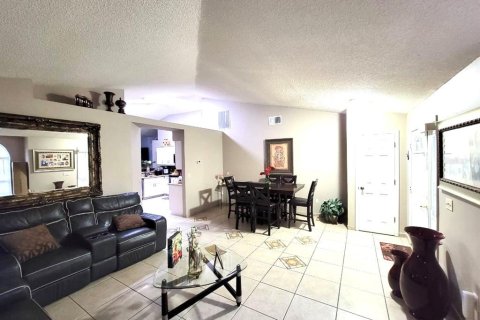 Casa en venta en Orlando, Florida, 3 dormitorios, 128.86 m2 № 2144599 - foto 6