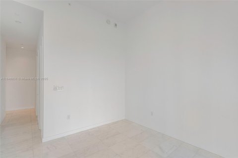 Copropriété à louer à Miami, Floride: 3 chambres, 235.23 m2 № 1960987 - photo 22