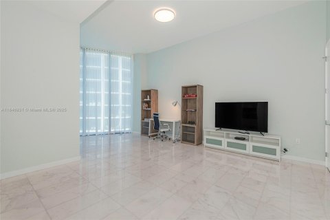 Copropriété à louer à Miami, Floride: 3 chambres, 235.23 m2 № 1960987 - photo 15