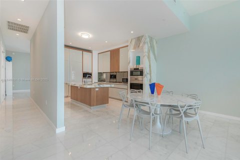 Copropriété à louer à Miami, Floride: 3 chambres, 235.23 m2 № 1960987 - photo 9