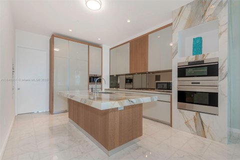 Copropriété à louer à Miami, Floride: 3 chambres, 235.23 m2 № 1960987 - photo 11