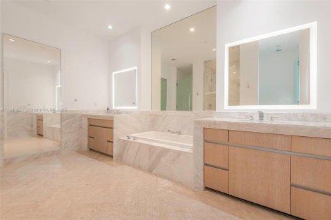 Copropriété à louer à Miami, Floride: 3 chambres, 235.23 m2 № 1960987 - photo 29