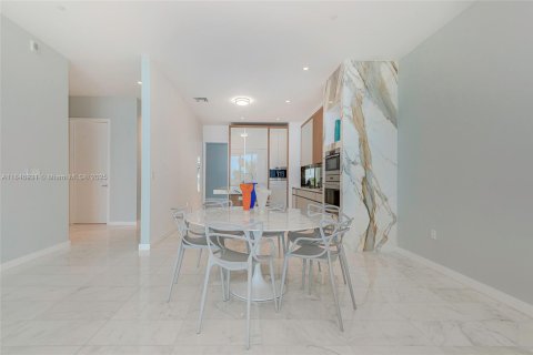 Copropriété à louer à Miami, Floride: 3 chambres, 235.23 m2 № 1960987 - photo 8