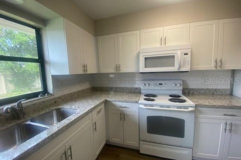 Apartamento en alquiler en Mulberry, Florida, 2 dormitorios, 96.99 m2 № 1906819 - foto 2