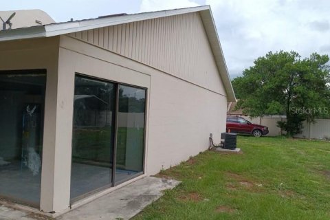 Apartamento en alquiler en Mulberry, Florida, 2 dormitorios, 96.99 m2 № 1906819 - foto 16