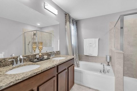 House in New Port Richey, Florida 3 bedrooms, 168.15 sq.m. № 1613677 - photo 24