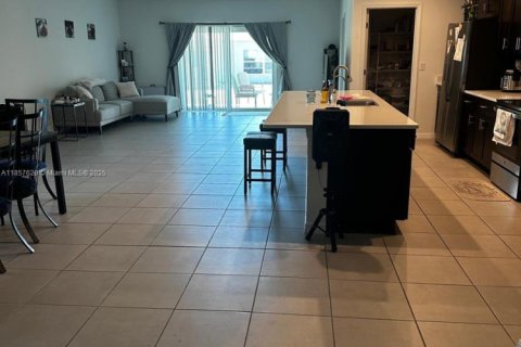 House in Davenport, Florida 4 bedrooms № 1881859 - photo 5