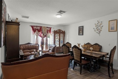 House in Orlando, Florida 4 bedrooms, 143.91 sq.m. № 1564635 - photo 4