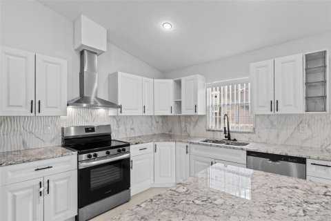 House in Winter Haven, Florida 3 bedrooms, 144.93 sq.m. № 1904692 - photo 16