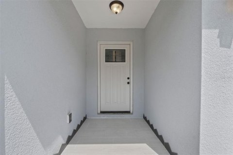 House in Winter Haven, Florida 3 bedrooms, 144.93 sq.m. № 1904692 - photo 3