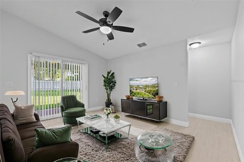 House in Winter Haven, Florida 3 bedrooms, 144.93 sq.m. № 1904692 - photo 6