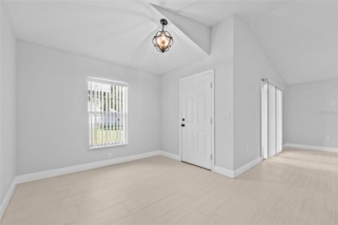 House in Winter Haven, Florida 3 bedrooms, 144.93 sq.m. № 1904692 - photo 14