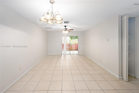 House in West Palm Beach, Florida 2 bedrooms, 1208.01 sq.m. № 2044478 - photo 5