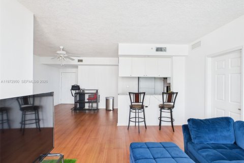 Copropriété à louer à Miami, Floride: 2 chambres, 100.98 m2 № 2032989 - photo 5