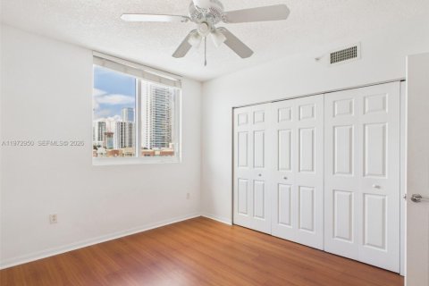 Condominio en alquiler en Miami, Florida, 2 dormitorios, 100.98 m2 № 2032989 - foto 20