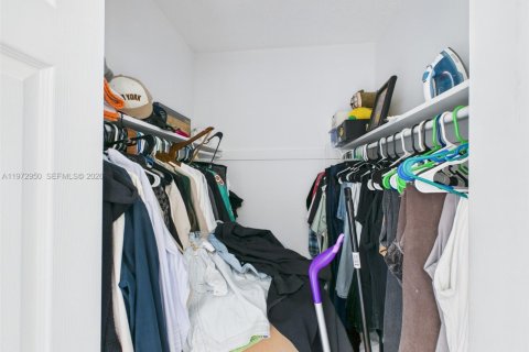 Copropriété à louer à Miami, Floride: 2 chambres, 100.98 m2 № 2032989 - photo 10