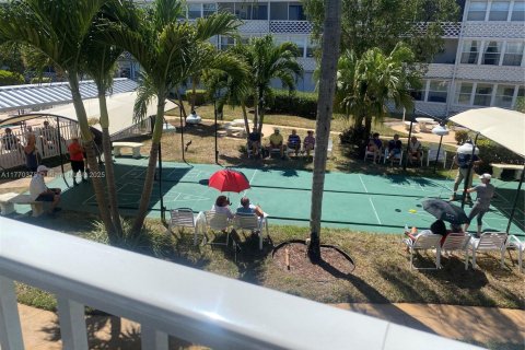Condo in Miami, Florida, 2 bedrooms  № 1691478 - photo 16
