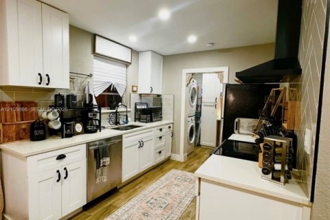 Villa ou maison à Sweetwater, Floride 3 chambres, 122.45 m2 № 2414794