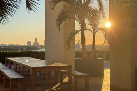 Apartment in Miami, Florida 2 bedrooms, 167.41 sq.m. № 1999840 - photo 30