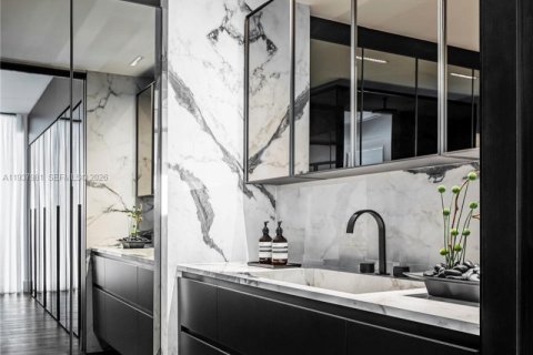 Apartment in Miami, Florida 2 bedrooms, 167.41 sq.m. № 1999840 - photo 19