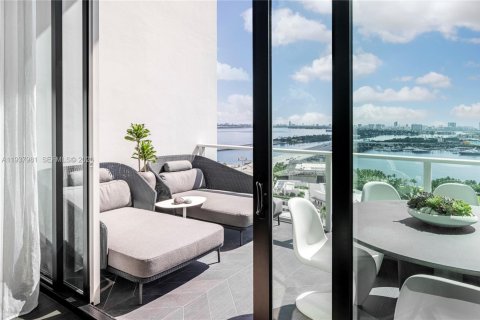 Apartment in Miami, Florida 2 bedrooms, 167.41 sq.m. № 1999840 - photo 4