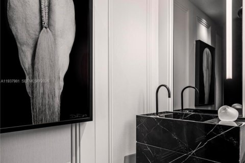 Apartment in Miami, Florida 2 bedrooms, 167.41 sq.m. № 1999840 - photo 25