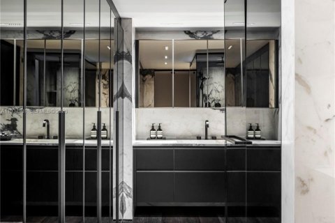 Apartment in Miami, Florida 2 bedrooms, 167.41 sq.m. № 1999840 - photo 20