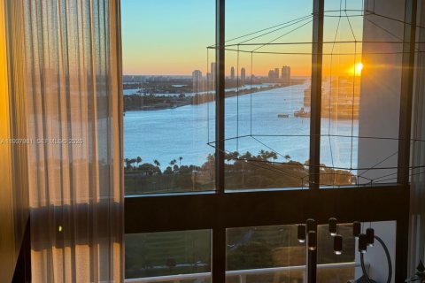 Apartment in Miami, Florida 2 bedrooms, 167.41 sq.m. № 1999840 - photo 29