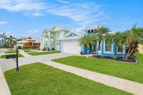 House in Apollo Beach, Florida 3 bedrooms, 190.82 sq.m. № 1540416 - photo 2
