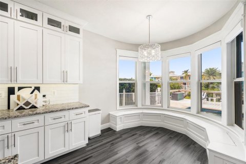 House in Apollo Beach, Florida 3 bedrooms, 190.82 sq.m. № 1540416 - photo 23