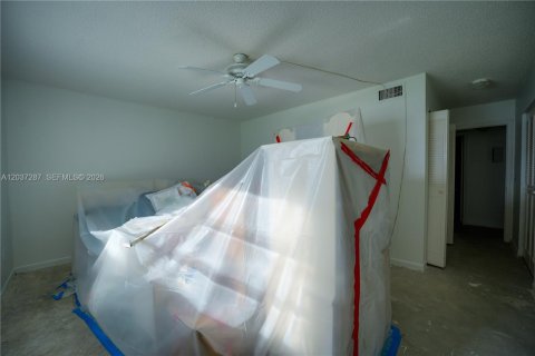 Condo in Dania Beach, Florida, 2 bedrooms  № 2083669 - photo 10