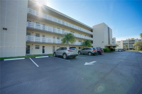Condo in Dania Beach, Florida, 2 bedrooms  № 2083669