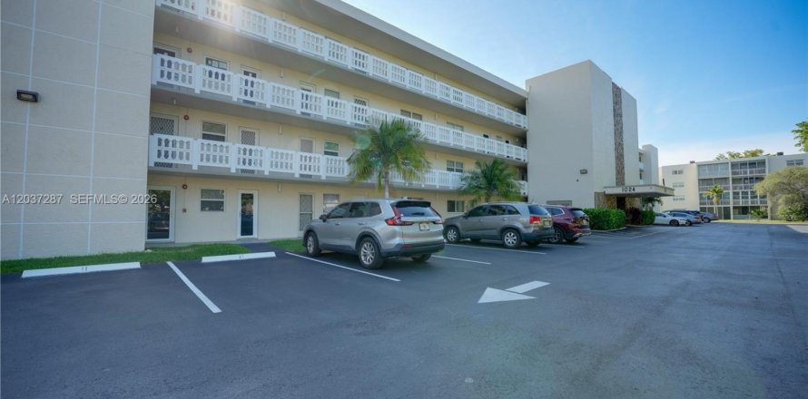 Condo in Dania Beach, Florida, 2 bedrooms  № 2083669