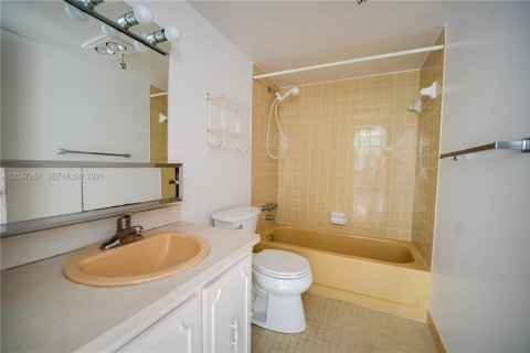 Condo in Dania Beach, Florida, 2 bedrooms  № 2083669 - photo 5