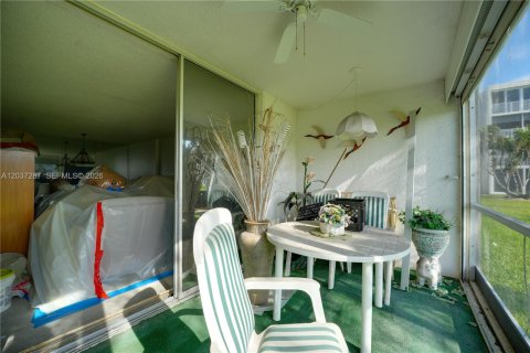 Condo in Dania Beach, Florida, 2 bedrooms  № 2083669 - photo 7
