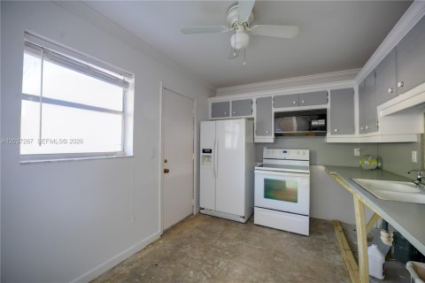 Condo in Dania Beach, Florida, 2 bedrooms  № 2083669 - photo 22