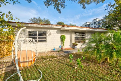 Купить виллу или дом в Пальметто-Бей, Флорида 2 спальни, 93.18м2, № 1956325 - фото 4