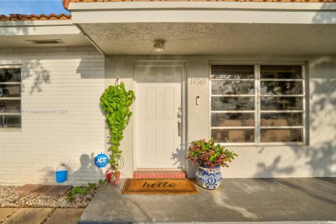 Купить виллу или дом в Пальметто-Бей, Флорида 2 спальни, 93.18м2, № 1956325 - фото 5