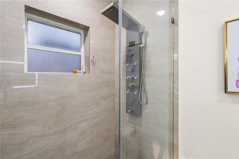 Купить виллу или дом в Пальметто-Бей, Флорида 2 спальни, 93.18м2, № 1956325 - фото 16