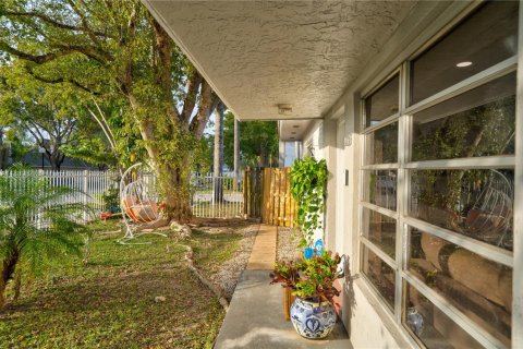 Casa en venta en Palmetto Bay, Florida, 2 dormitorios, 93.18 m2 № 1956325 - foto 3