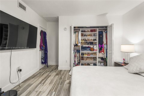 Купить виллу или дом в Пальметто-Бей, Флорида 2 спальни, 93.18м2, № 1956325 - фото 18