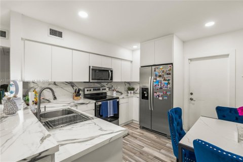 Casa en venta en Palmetto Bay, Florida, 2 dormitorios, 93.18 m2 № 1956325 - foto 9