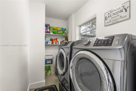 Купить виллу или дом в Пальметто-Бей, Флорида 2 спальни, 93.18м2, № 1956325 - фото 20