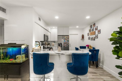 Купить виллу или дом в Пальметто-Бей, Флорида 2 спальни, 93.18м2, № 1956325 - фото 10