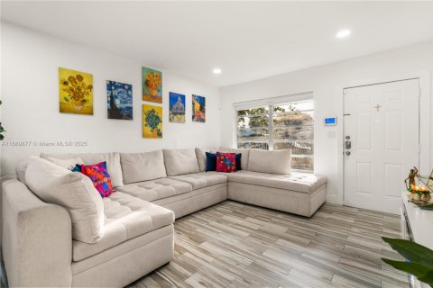 Купить виллу или дом в Пальметто-Бей, Флорида 2 спальни, 93.18м2, № 1956325 - фото 7