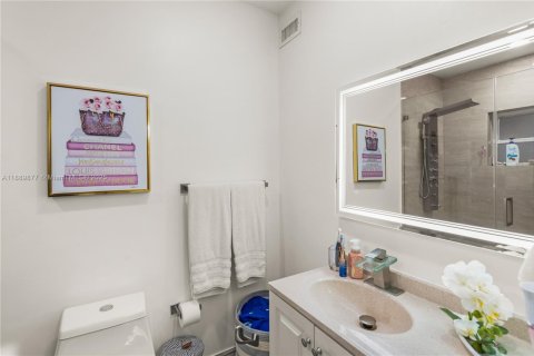 Купить виллу или дом в Пальметто-Бей, Флорида 2 спальни, 93.18м2, № 1956325 - фото 17